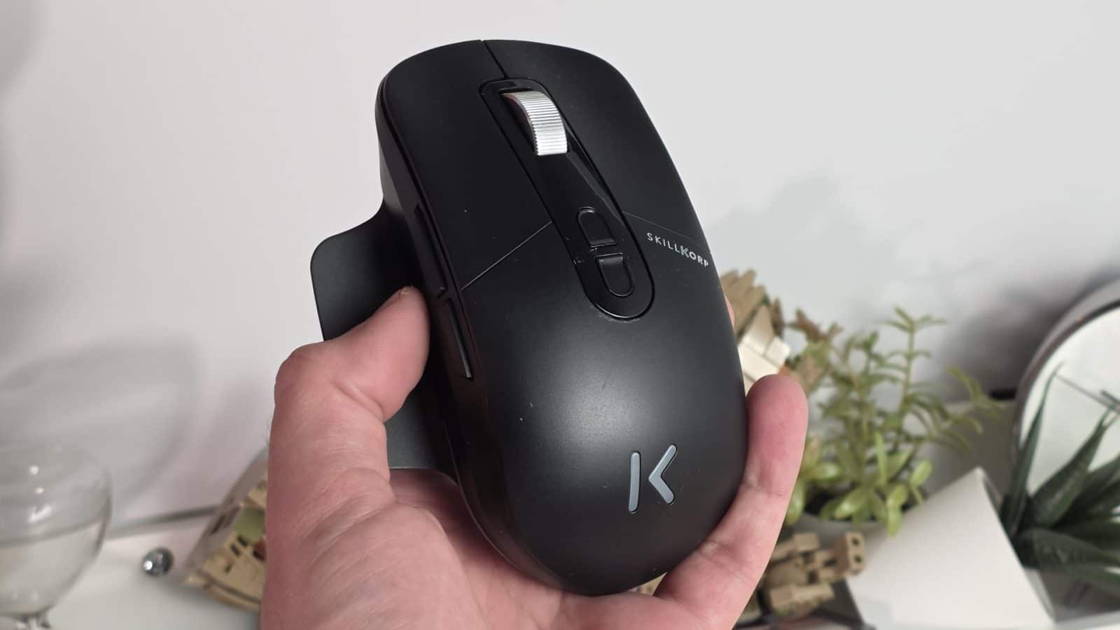 Skillkorp Ambi_One - En main