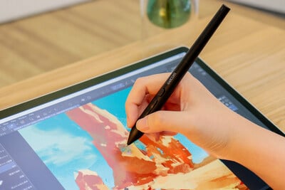 Le Wacom Art Pen 2 offre aux artistes un contrôle précis et des sensations naturelles.