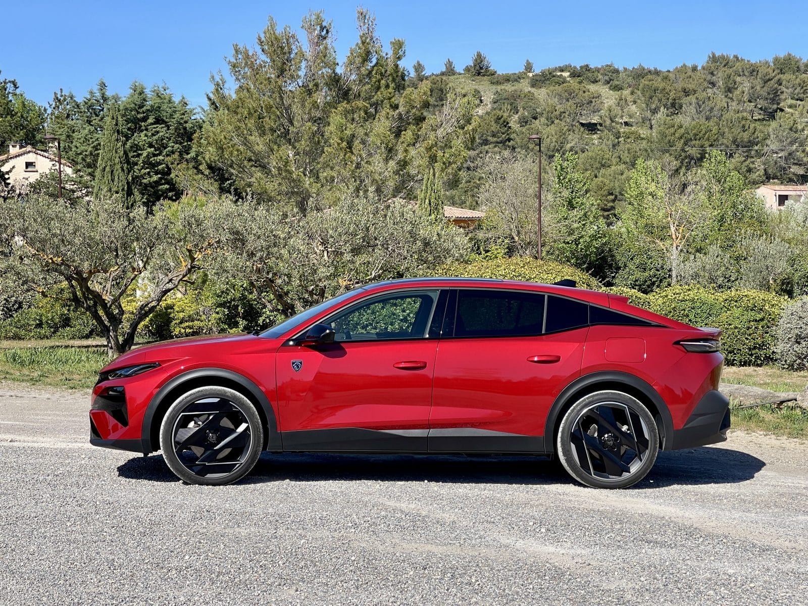 essai-peugeot-408-profil