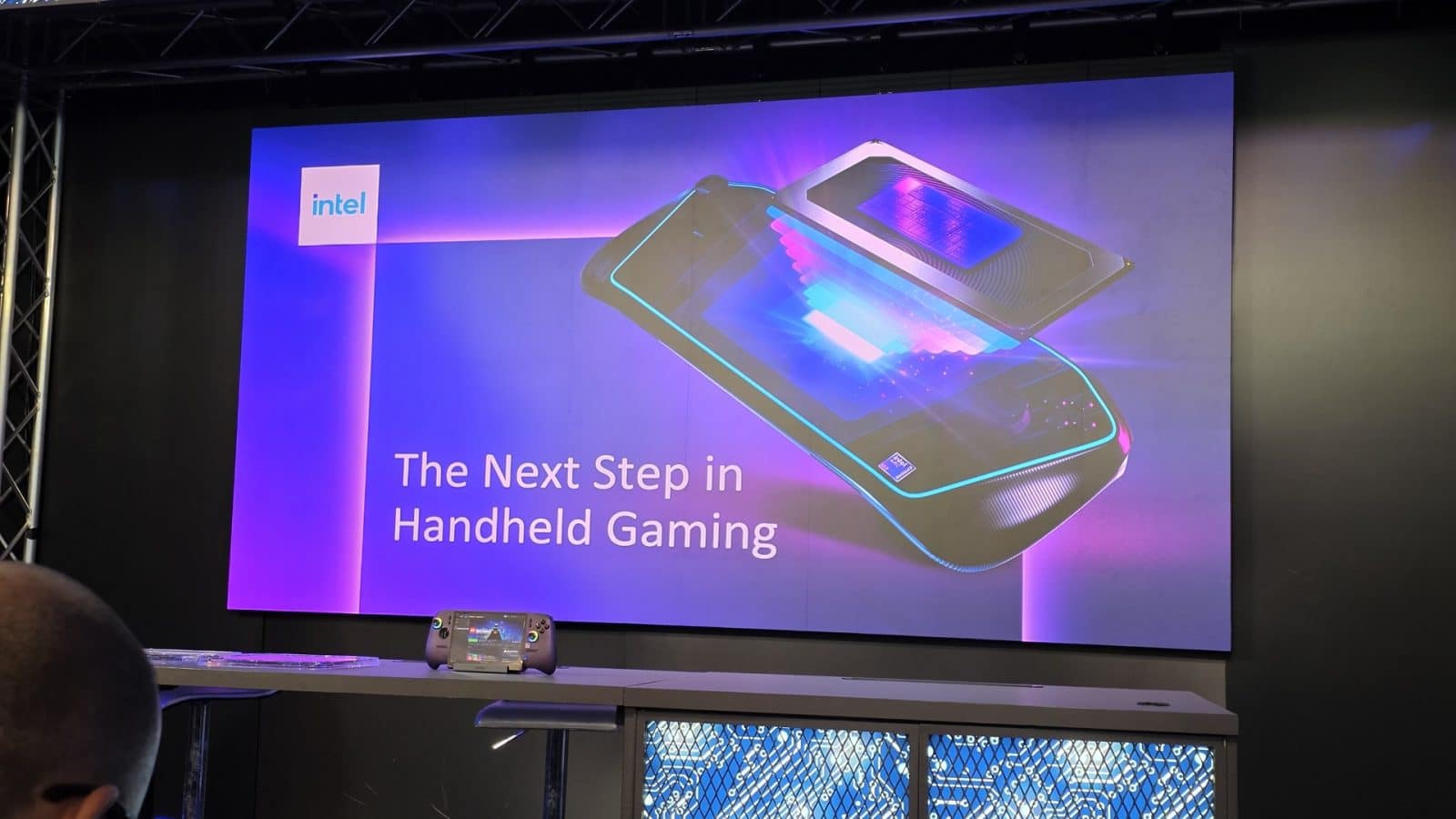 Intel Arc G3 : à Cologne, Intel veut réinventer la console portable PC