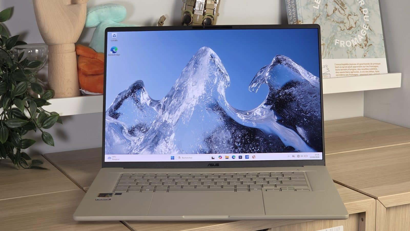 Test – ASUS Zenbook A16 : du zen, sans la rame