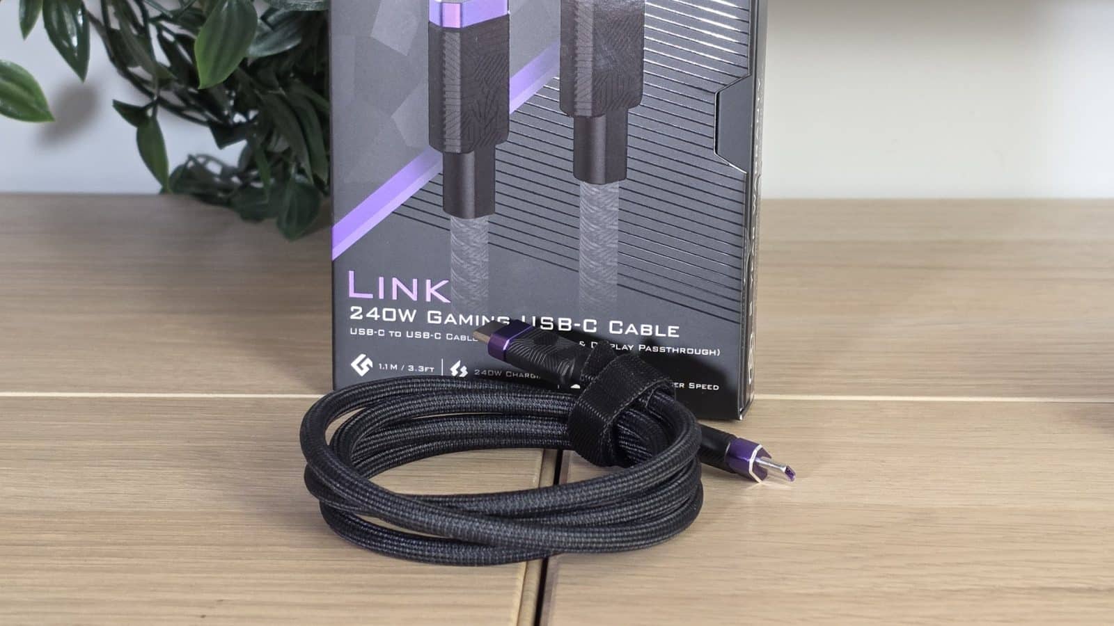 Câble Elo Link enroulé devant sa boîte