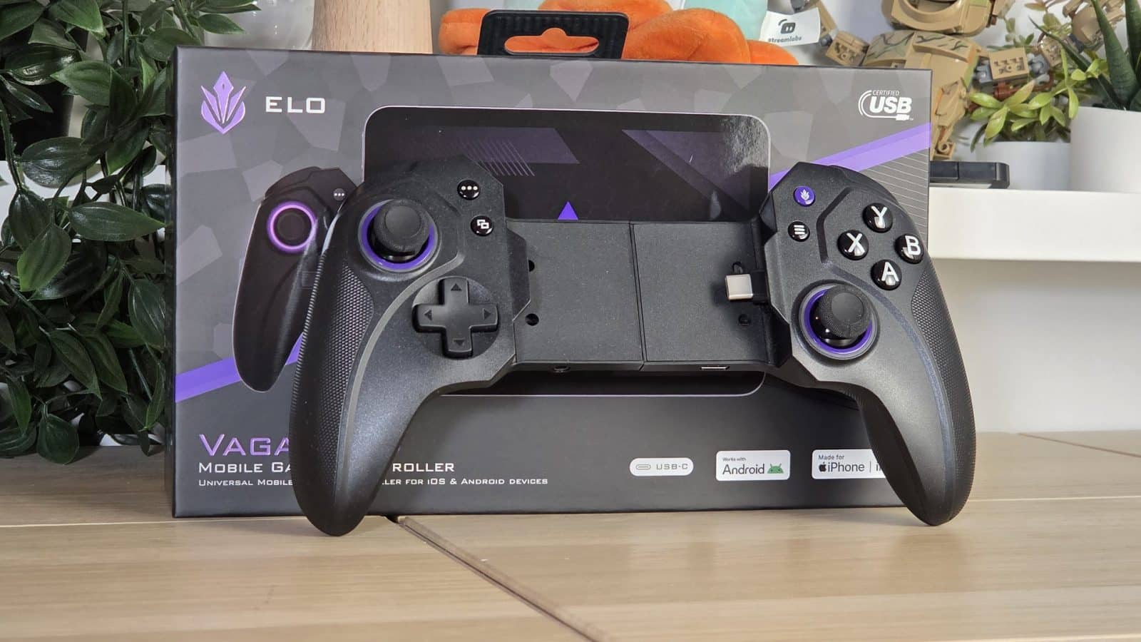 Boîte de la manette Elo Vagabond posée sur un support