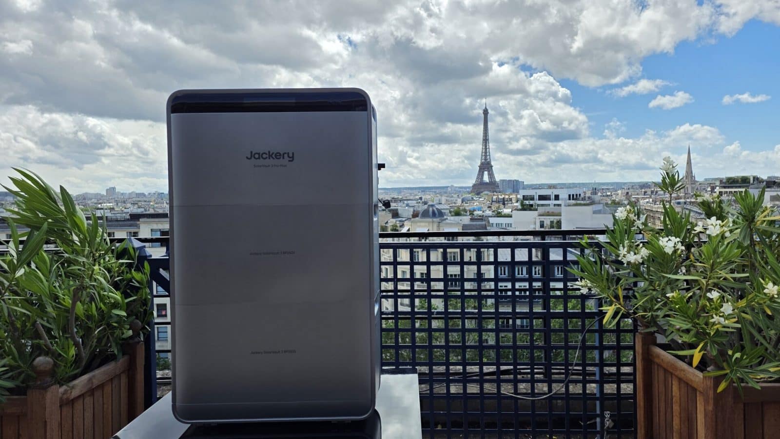 Jackery à Paris : l'énergie solaire, du sac à dos au toit de la maison