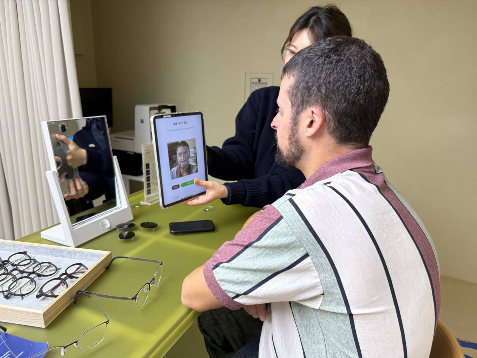 Configurateur Breezm avec scan du visage et score IA à Foundry Seongsu