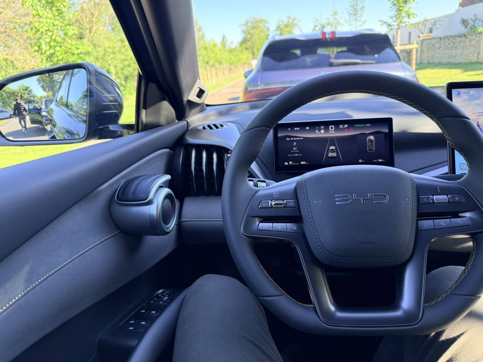 Volant et combiné numérique du BYD ATTO 3 EVO