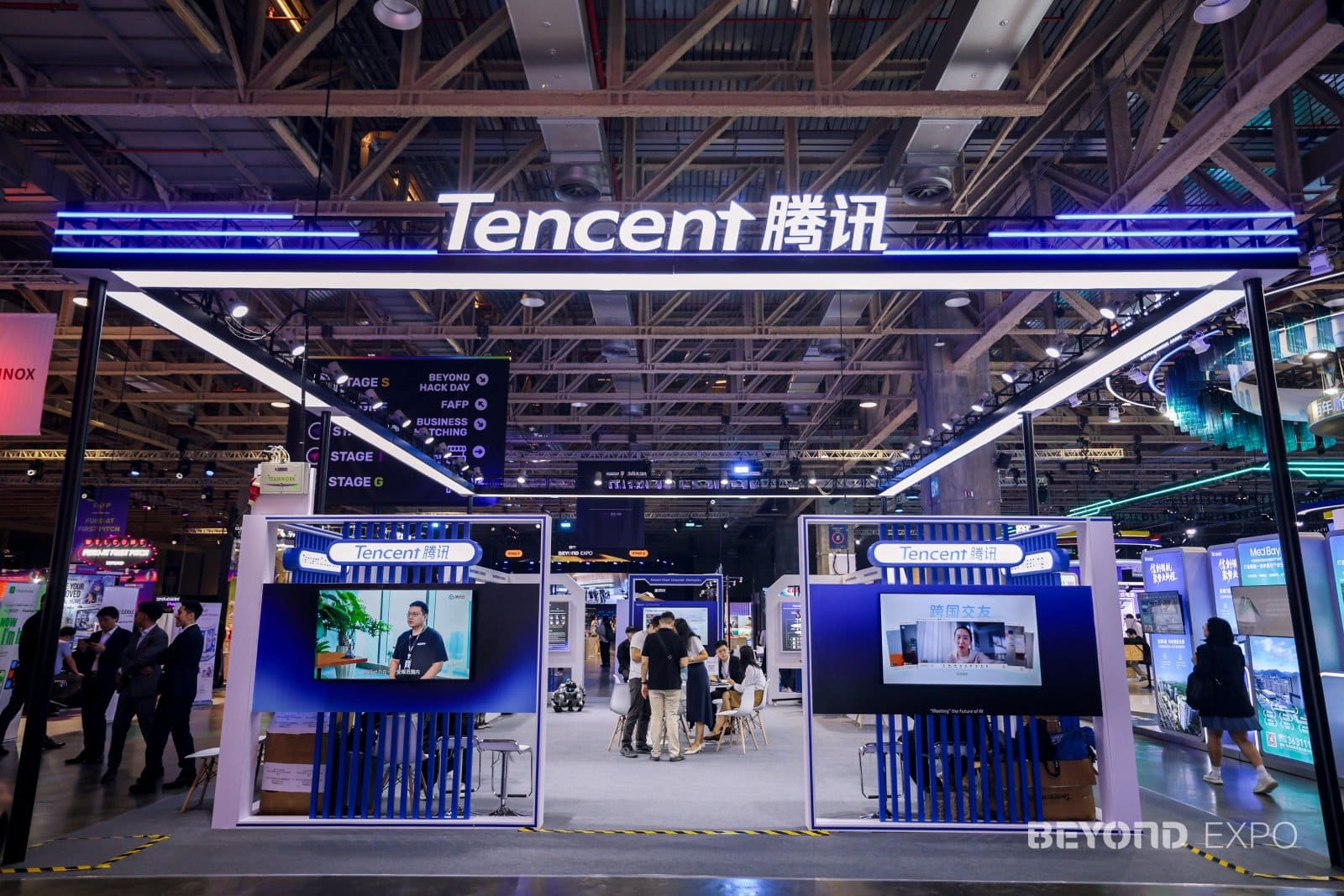 Stand Tencent à Beyond Expo 2026, vitrine de la tech chinoise