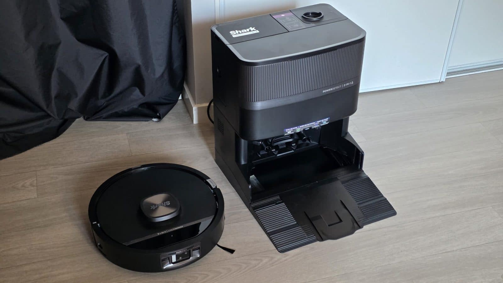 Test – Shark PowerDetect UV Reveal : propre partout, paumé en route