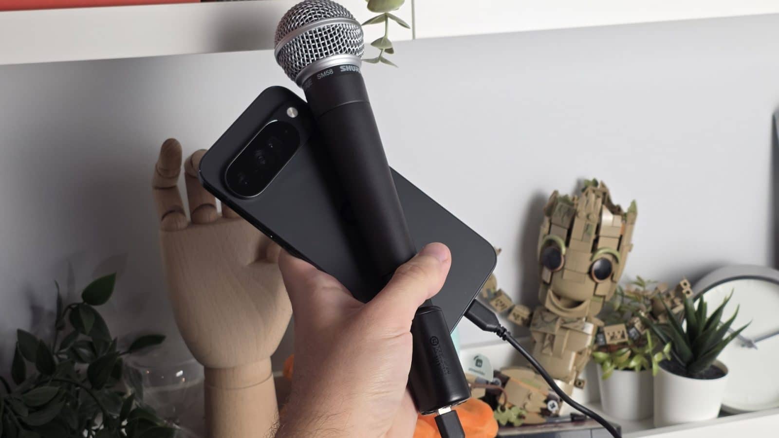 Shure MVX2U Gen 2 et micro branchés sur un smartphone Android pour enregistrer