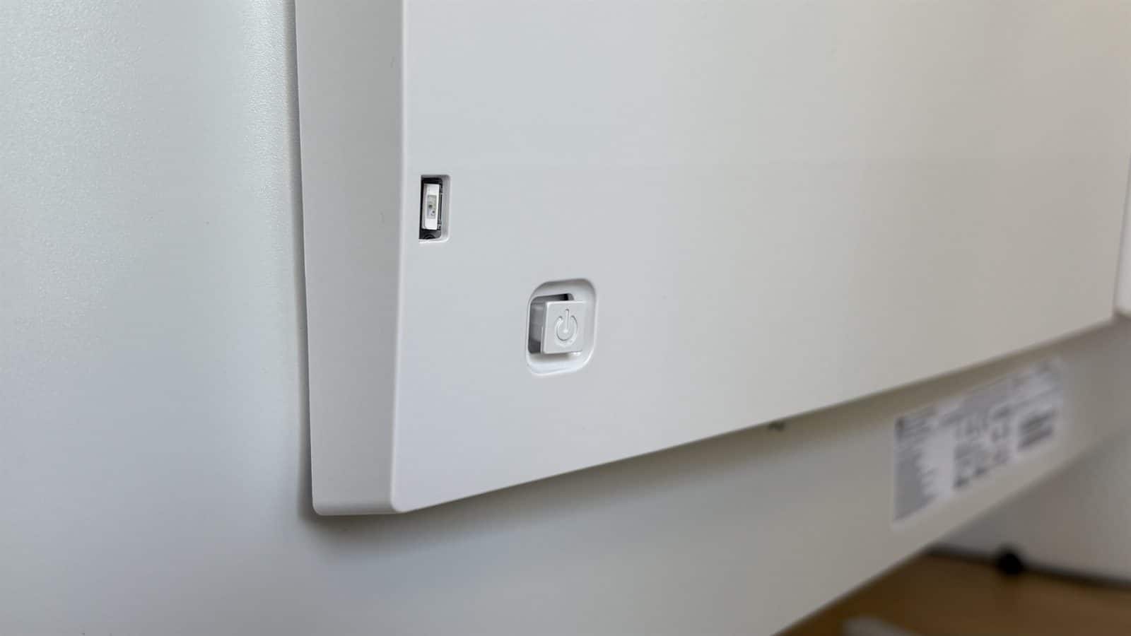 Philips Evnia 32M2N8900 - Bouton d'allumage et controle de l'OSD