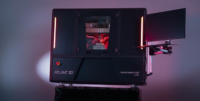 Un géant mondial de l'IA à très grande échelle opte pour la plateforme NANOFABRICATOR® d'ATLANT 3D pour la mise en place d'un laboratoire de découverte de matériaux piloté par l'IA