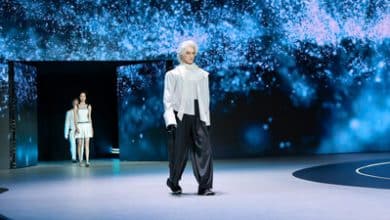 UBTECH lance UWorld U1, un robot humanoïde innovant pour le bien-être mental.