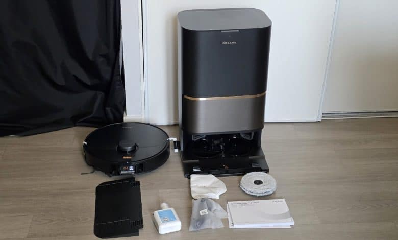 Le robot Dreame L50s Pro Ultra, sa station et tous les accessoires deballes