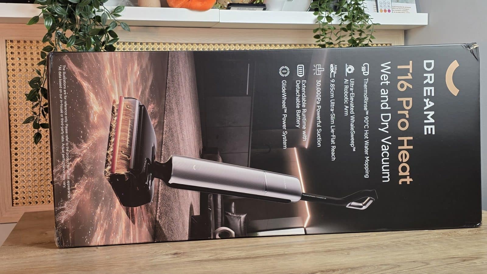 La boîte du Dreame T16 Pro Heat posée sur une table en bois