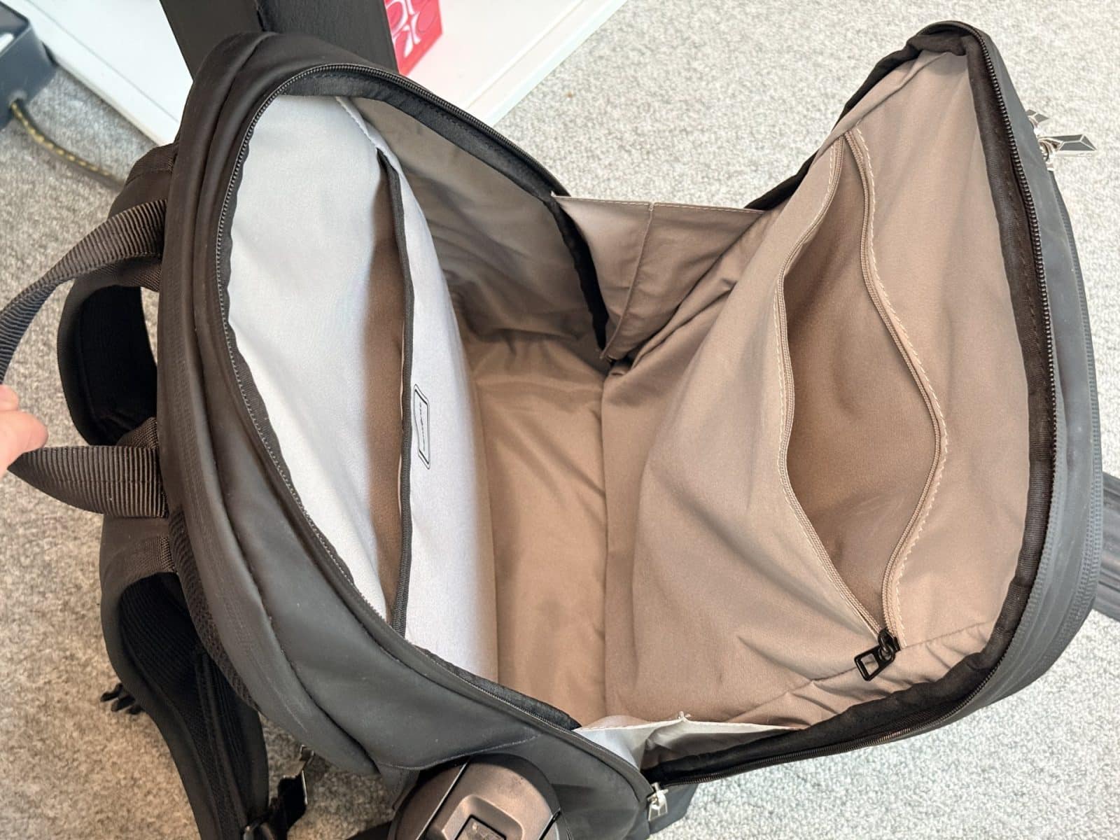 Compartiment principal ouvert du Samsonite GLAM-GO 15.6