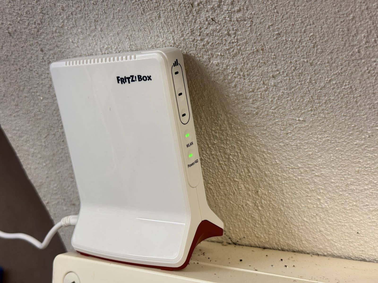 FRITZ!Box 6825 4G, un routeur 4G qui cree du Wi-Fi a partir d une carte SIM