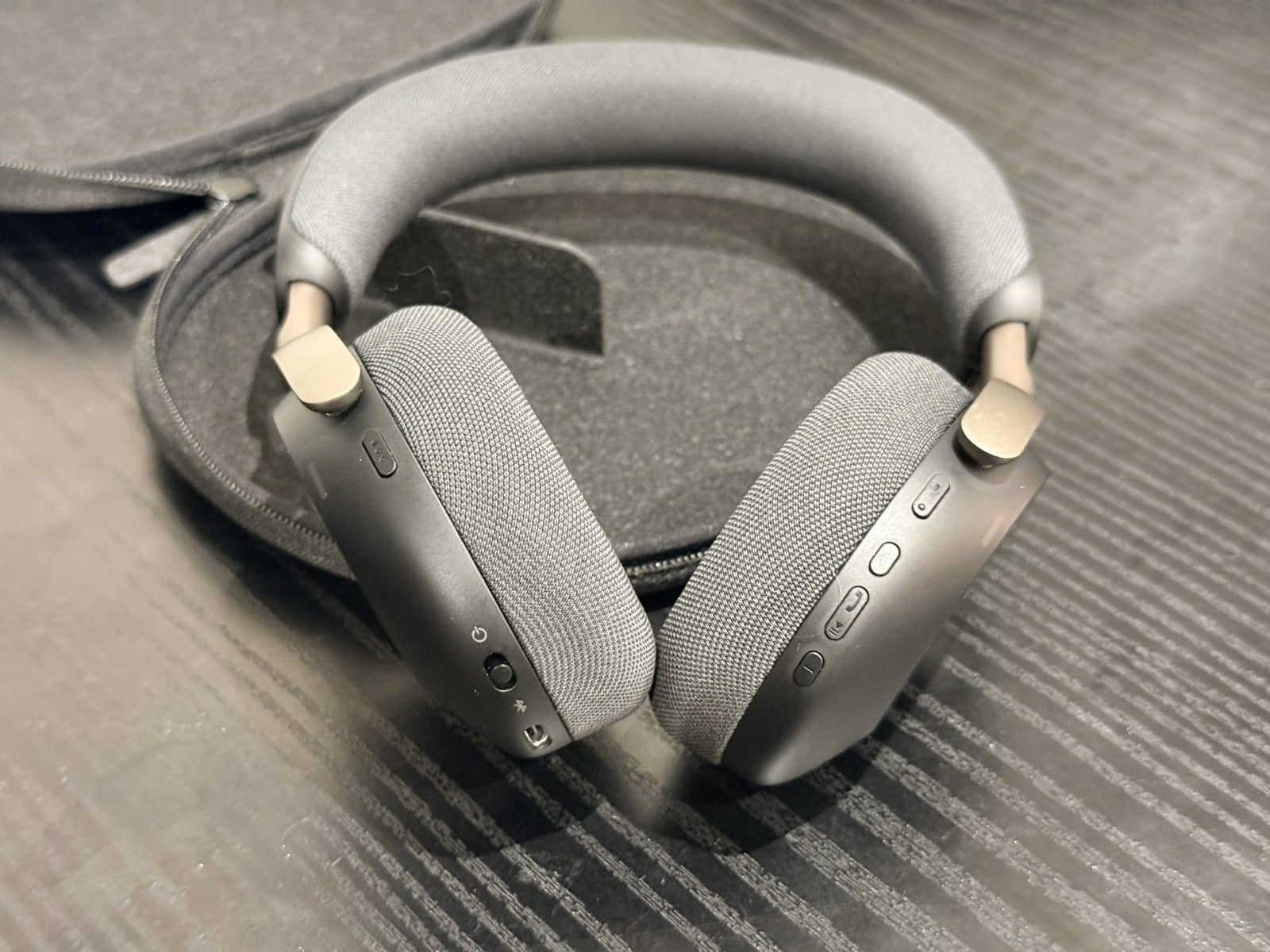 Coussinets en tissu et boutons physiques du Jabra Evolve3 75