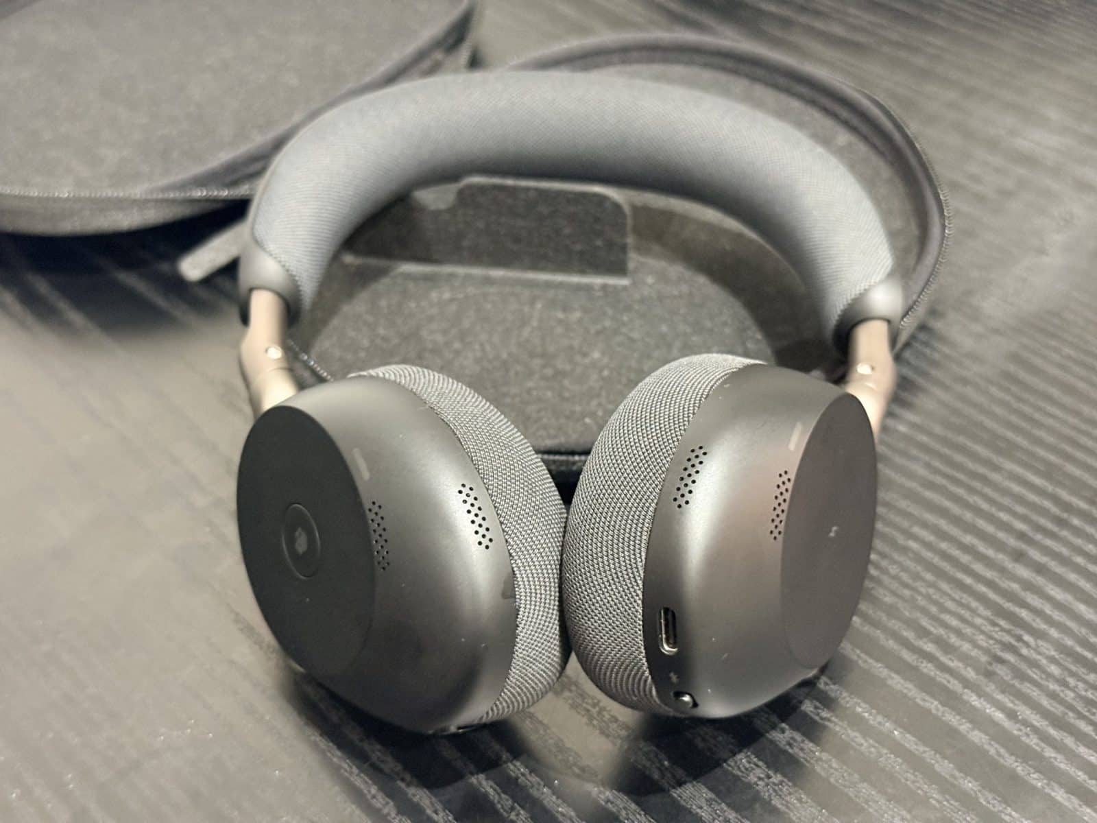 Écouteurs du Jabra Evolve3 75 et son port USB-C