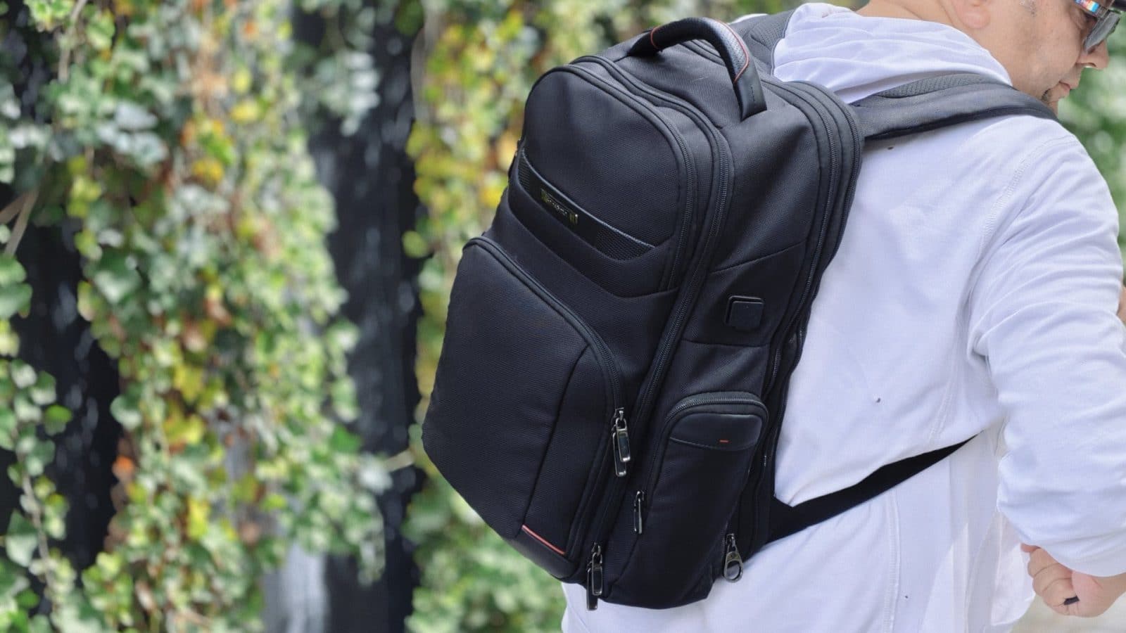 Samsonite Pro-DLX 6 porté en déplacement