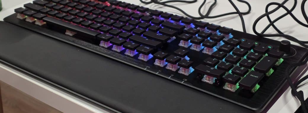 Le clavier mécanique RGB Turtle Beach Vulcan II XP en coloris noir avec son éclairage AIMO