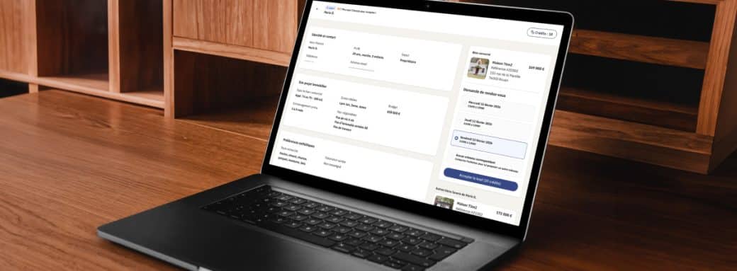 Interface Omny pour chercher un logement dans ChatGPT, affichée sur un ordinateur portable et un smartphone