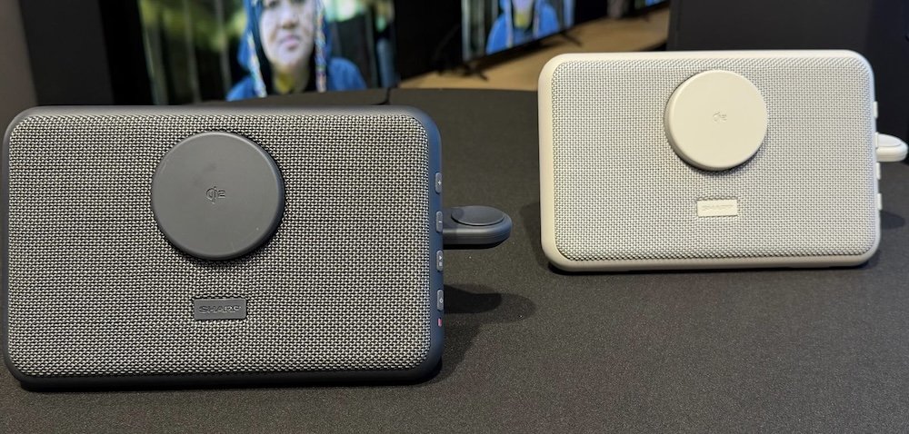 Système audio de bureau Sharp CP-DS10 en deux coloris à l